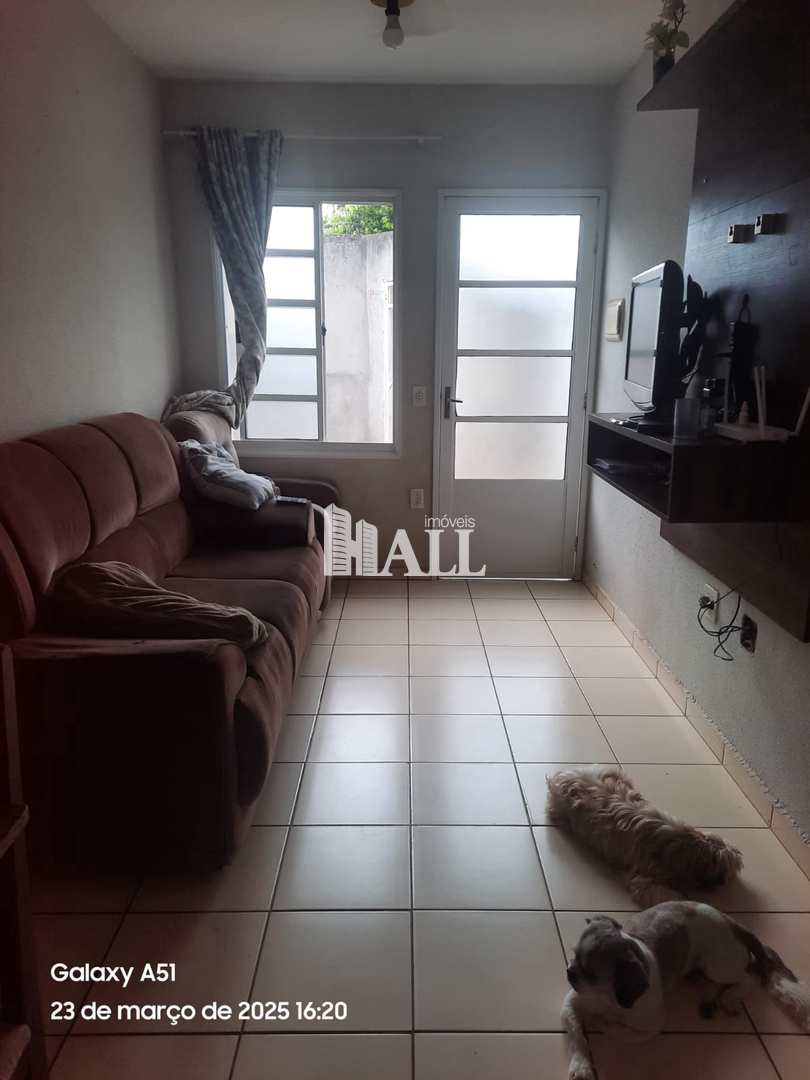 Casa à venda com 2 quartos, 65m² - Foto 3