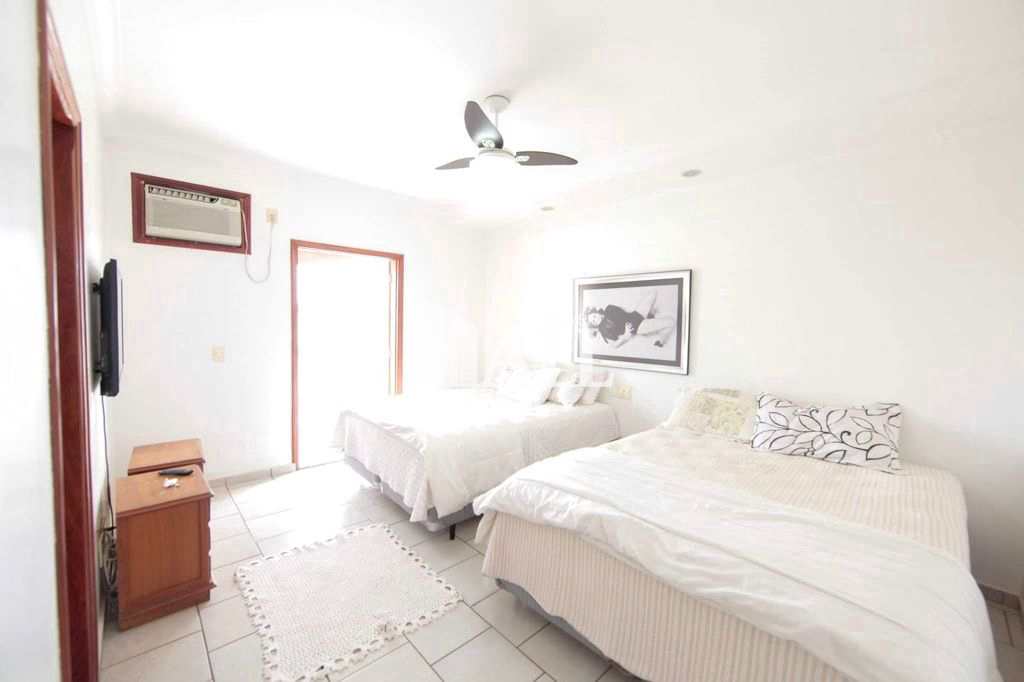 Casa à venda com 4 quartos, 450m² - Foto 12