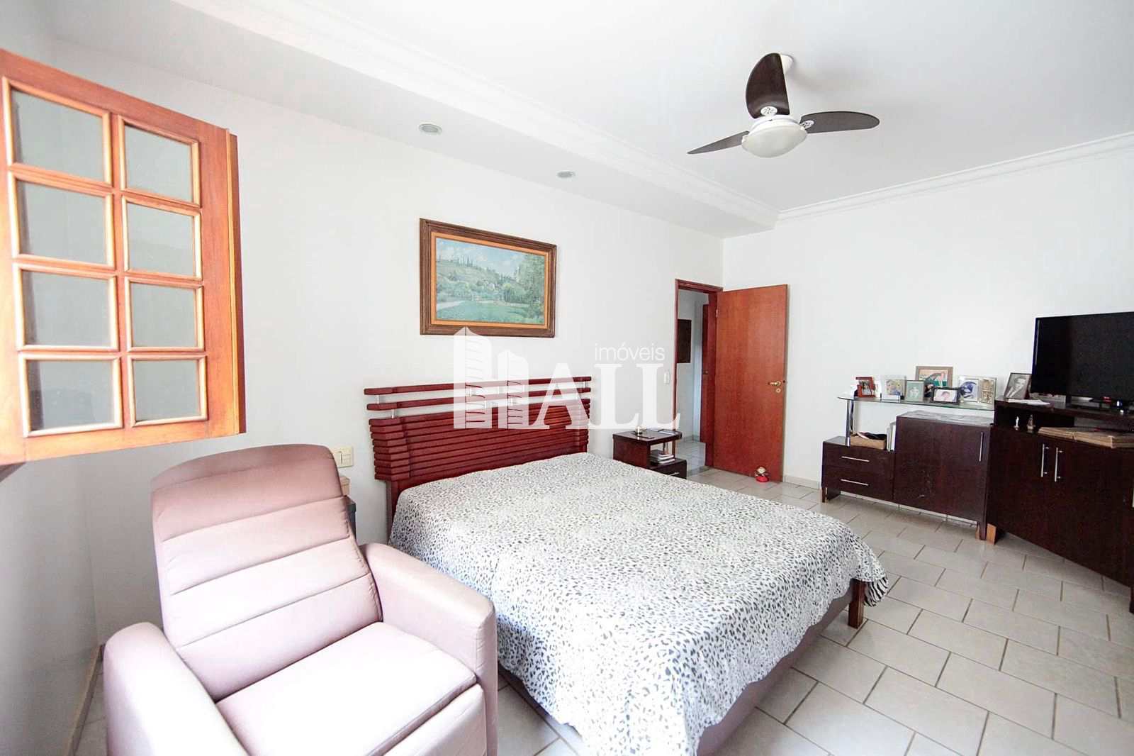 Casa à venda com 4 quartos, 450m² - Foto 17