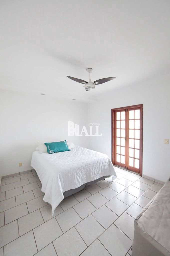 Casa à venda com 4 quartos, 450m² - Foto 14