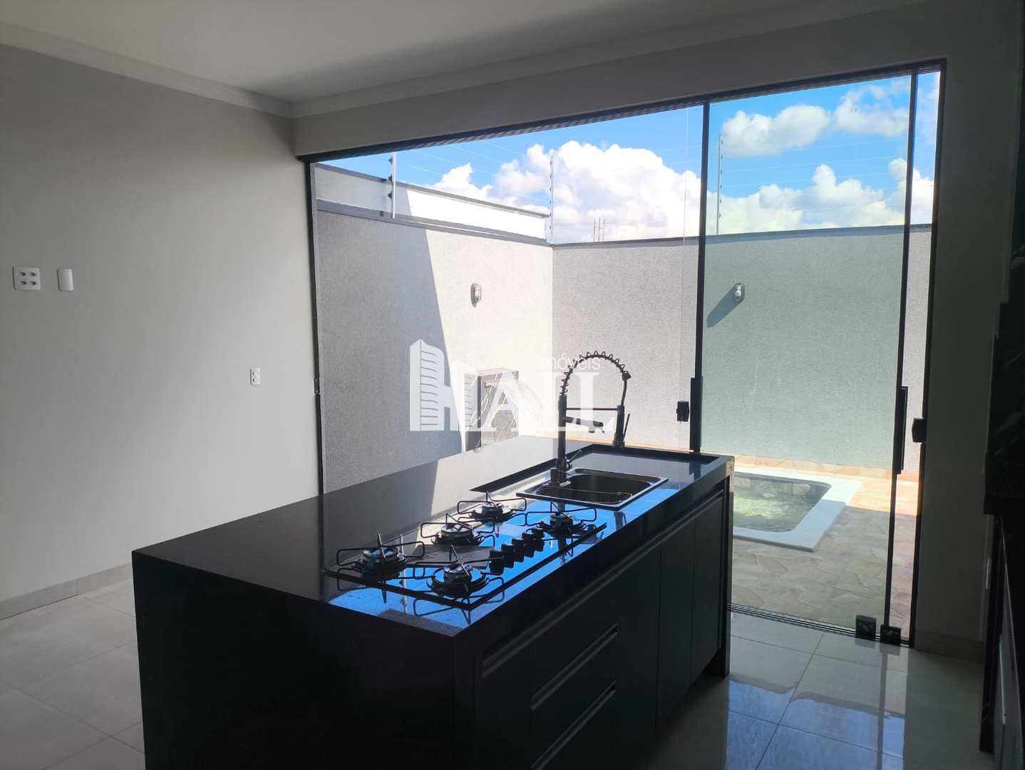 Casa à venda com 3 quartos, 126m² - Foto 2