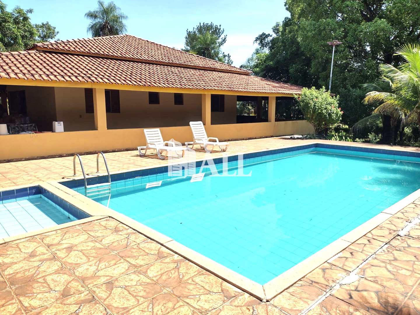 Chácara à venda com 2 quartos, 150m² - Foto 1