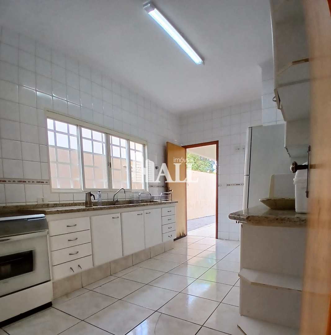 Casa à venda com 3 quartos, 210m² - Foto 11