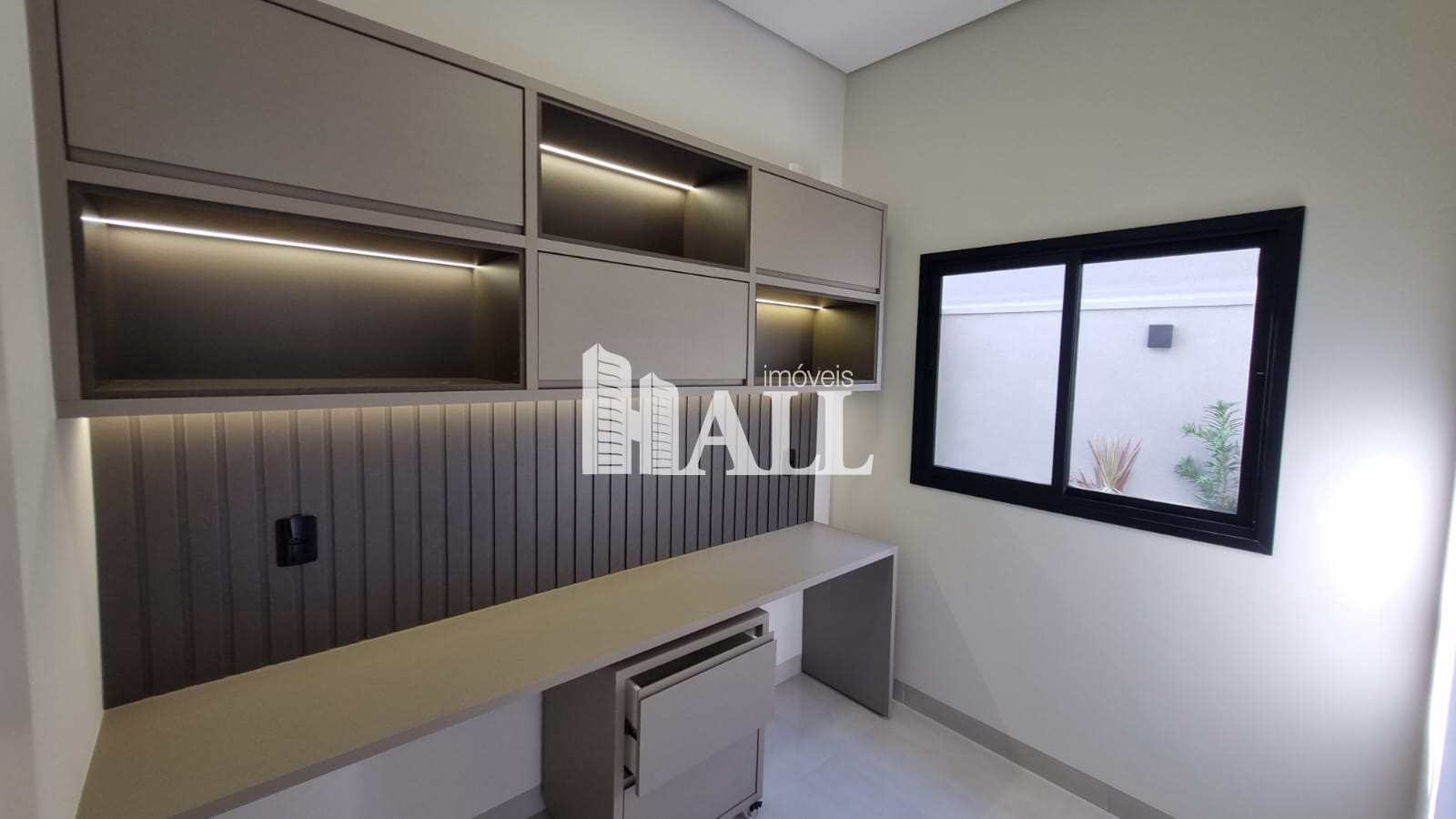 Casa de Condomínio à venda com 3 quartos, 213m² - Foto 2