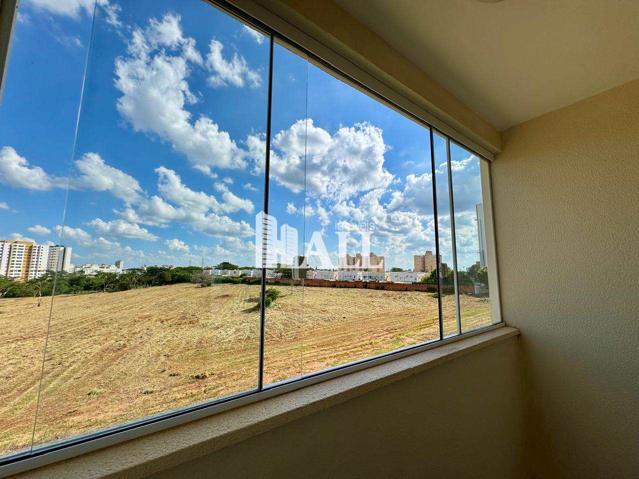 Apartamento à venda com 2 quartos, 60m² - Foto 1