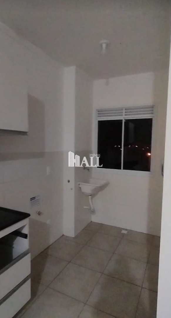 Apartamento à venda com 2 quartos, 42m² - Foto 2
