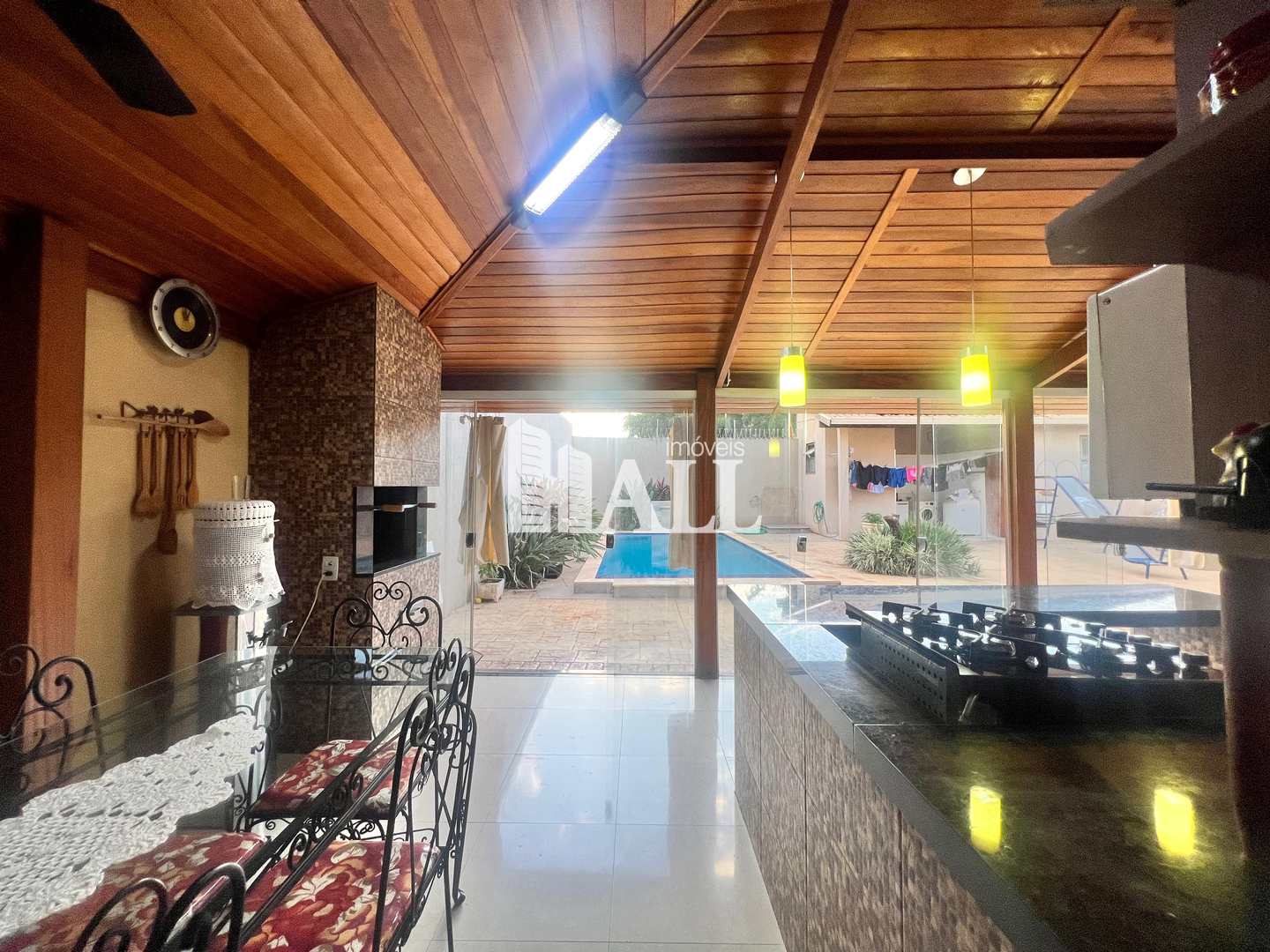 Casa à venda com 2 quartos, 200m² - Foto 11