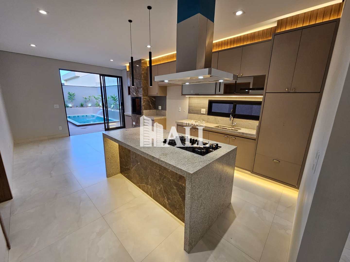Casa de Condomínio à venda com 3 quartos, 150m² - Foto 1