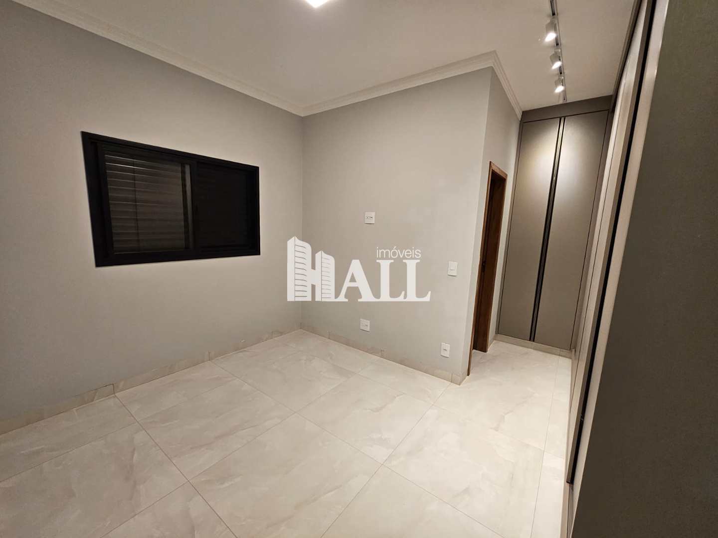 Casa de Condomínio à venda com 3 quartos, 150m² - Foto 4