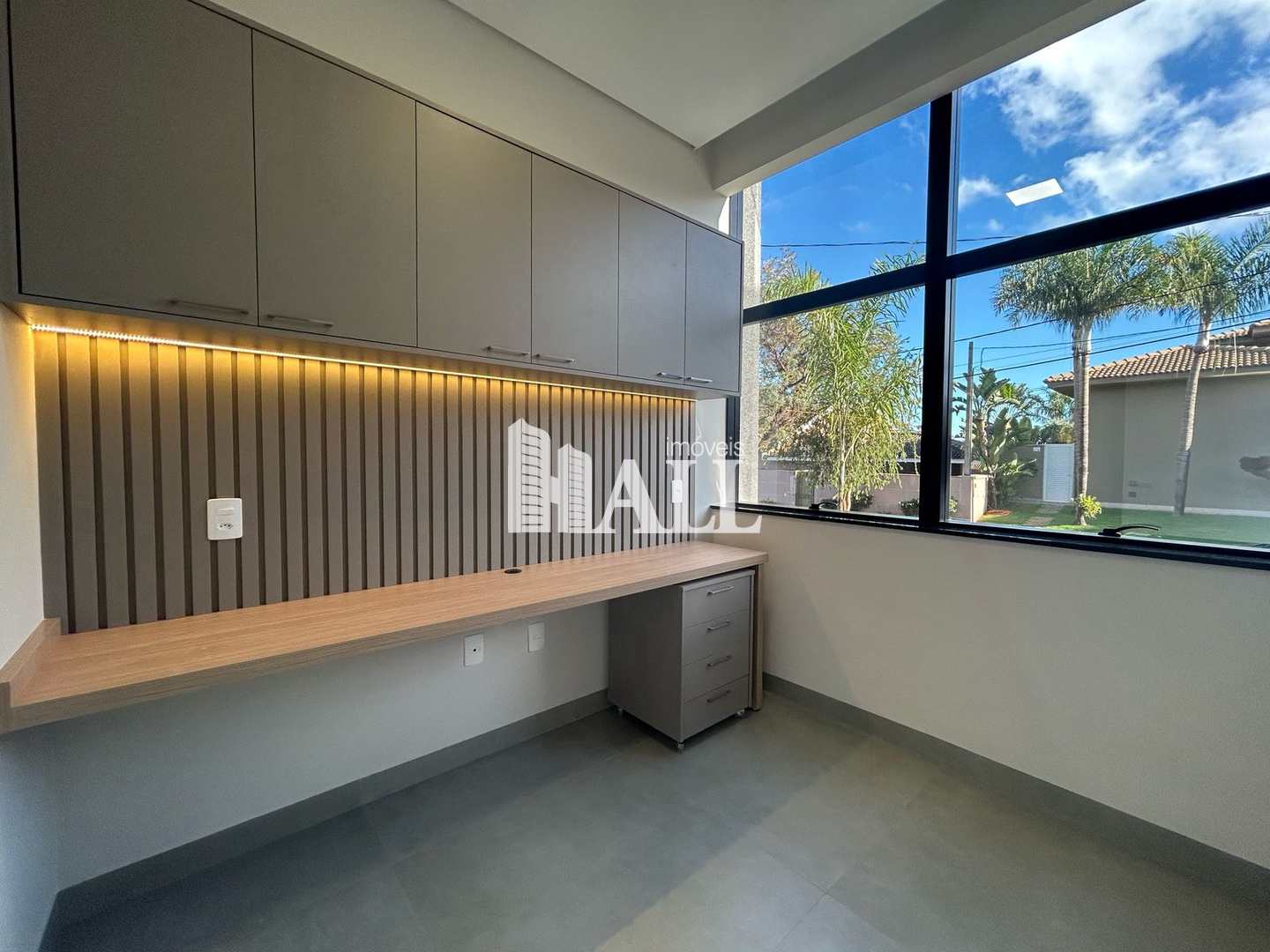 Casa de Condomínio à venda com 4 quartos, 241m² - Foto 2