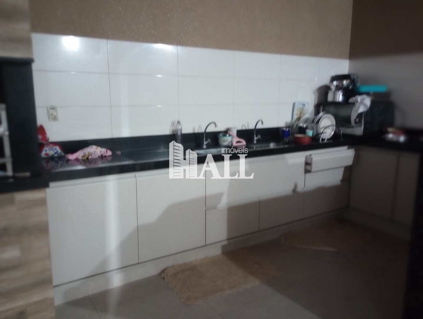 Casa à venda com 2 quartos, 100m² - Foto 2