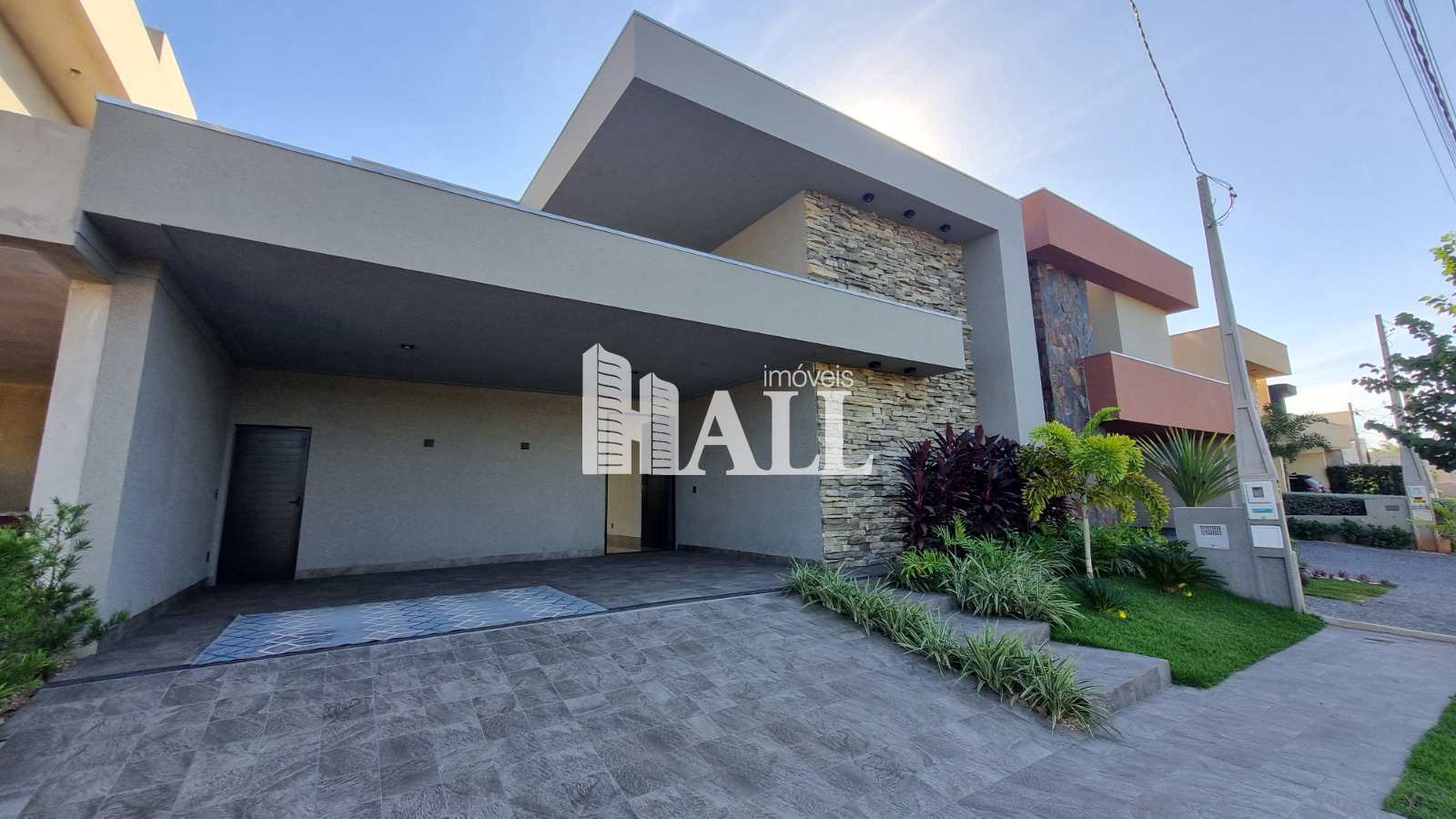Casa de Condomínio à venda com 3 quartos, 190m² - Foto 1