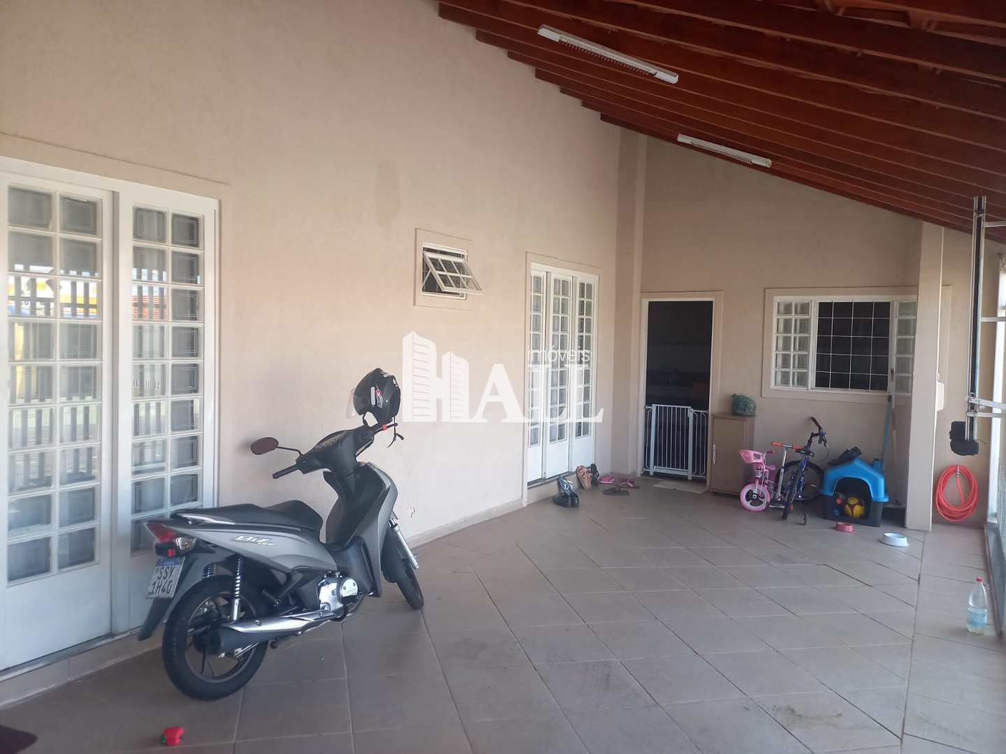 Casa à venda com 2 quartos, 136m² - Foto 2