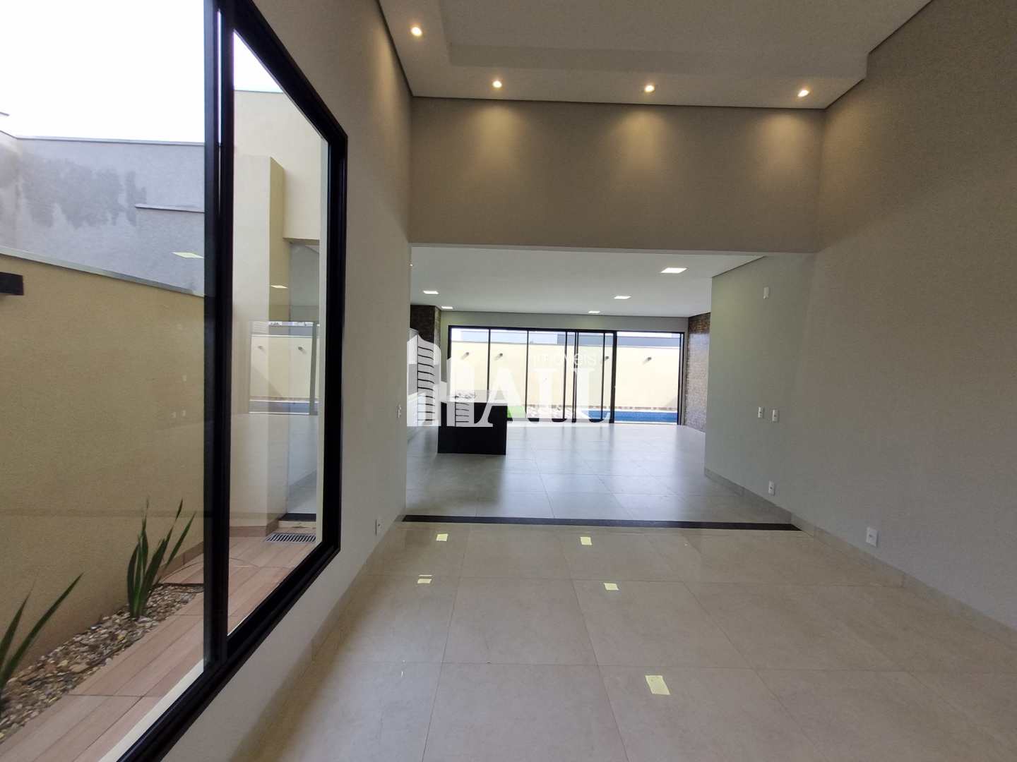 Casa de Condomínio à venda com 3 quartos, 170m² - Foto 2