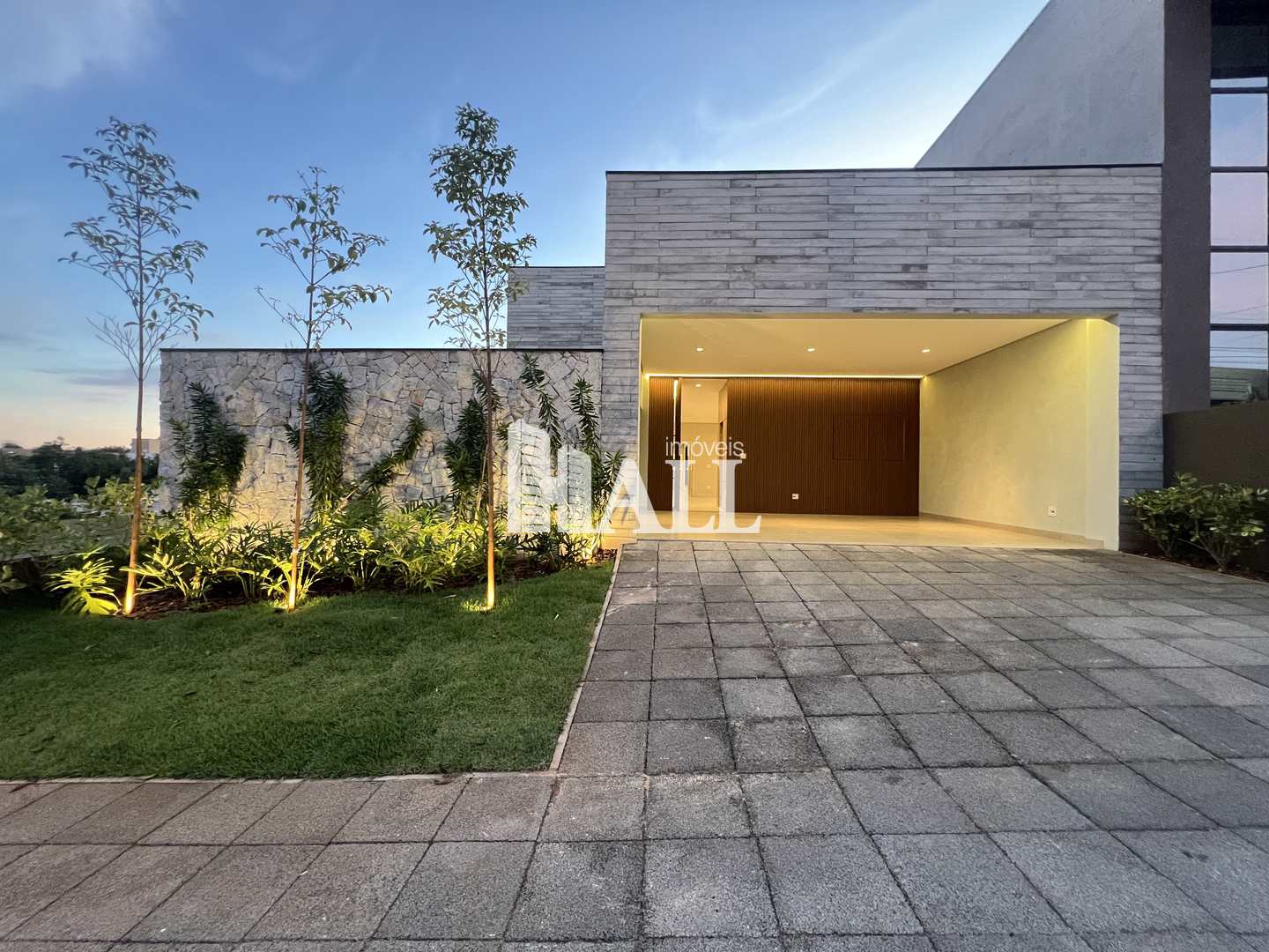 Casa de Condomínio à venda com 3 quartos, 220m² - Foto 1
