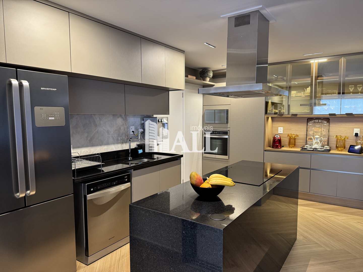 Apartamento à venda com 3 quartos, 141m² - Foto 4