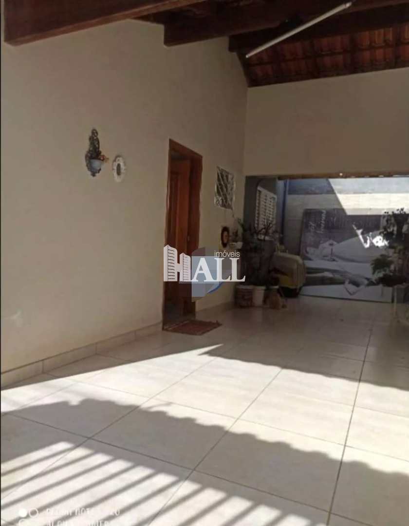 Casa à venda com 3 quartos, 196m² - Foto 2