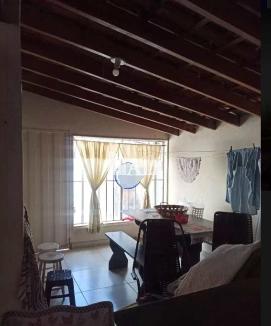 Casa à venda com 3 quartos, 196m² - Foto 1