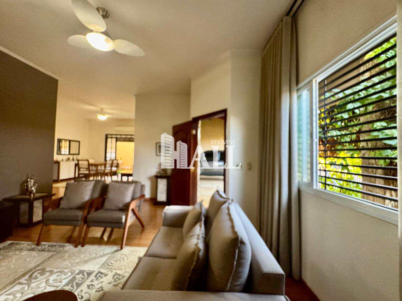Casa à venda com 3 quartos, 195m² - Foto 2