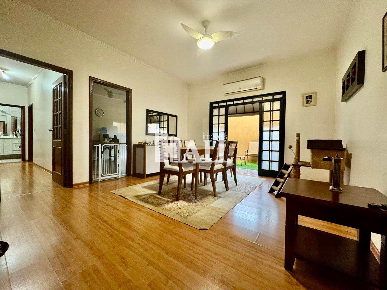 Casa à venda com 3 quartos, 195m² - Foto 9