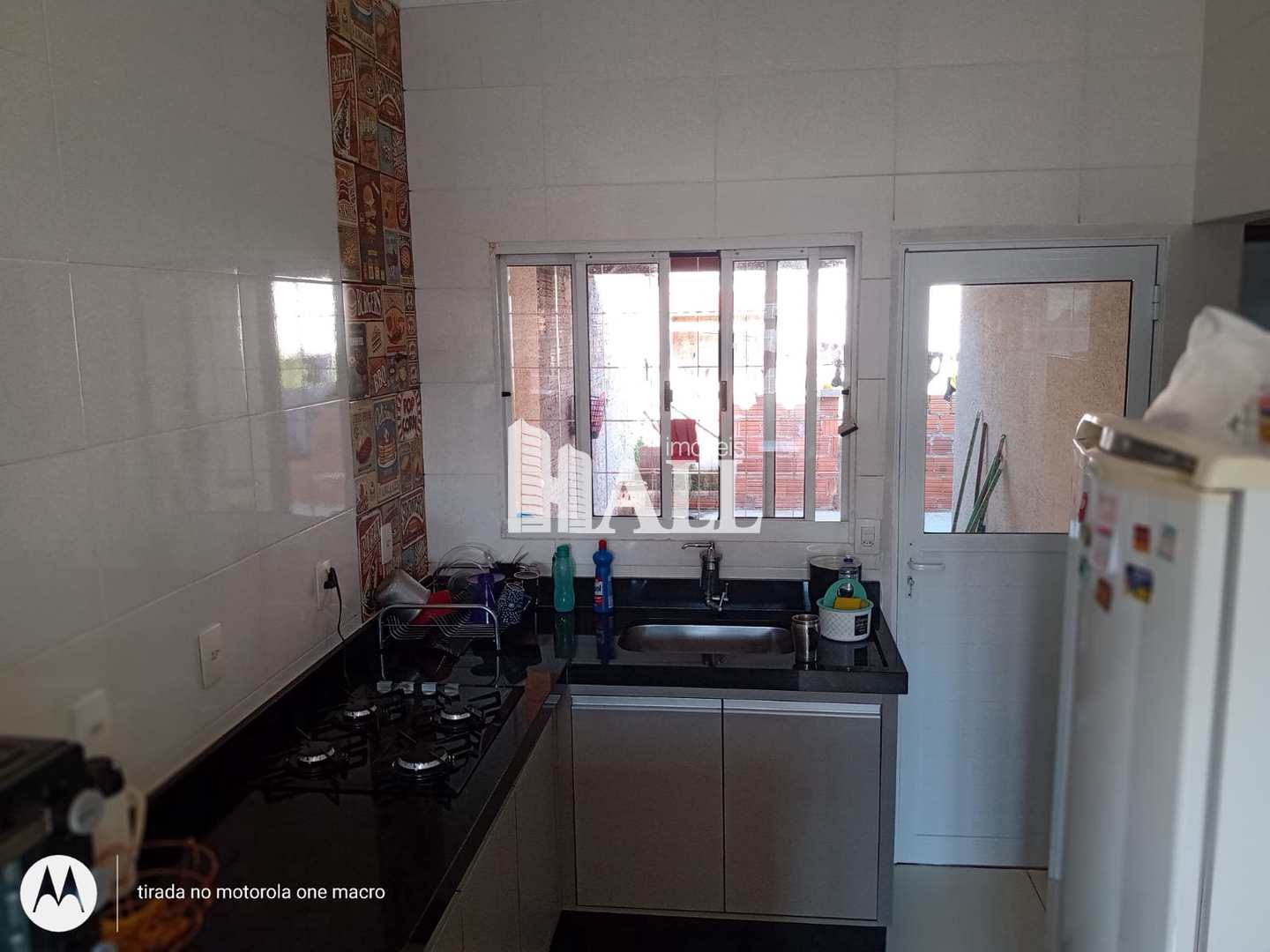 Casa à venda com 2 quartos, 65m² - Foto 1