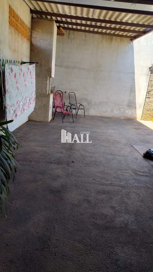Casa à venda com 2 quartos, 100m² - Foto 13