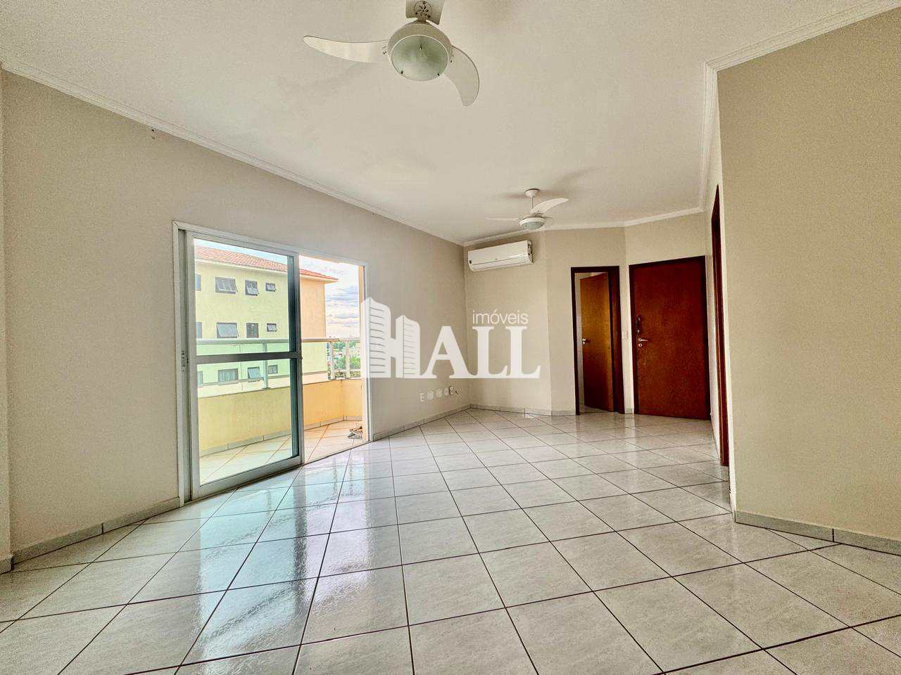 Apartamento à venda com 3 quartos, 90m² - Foto 1