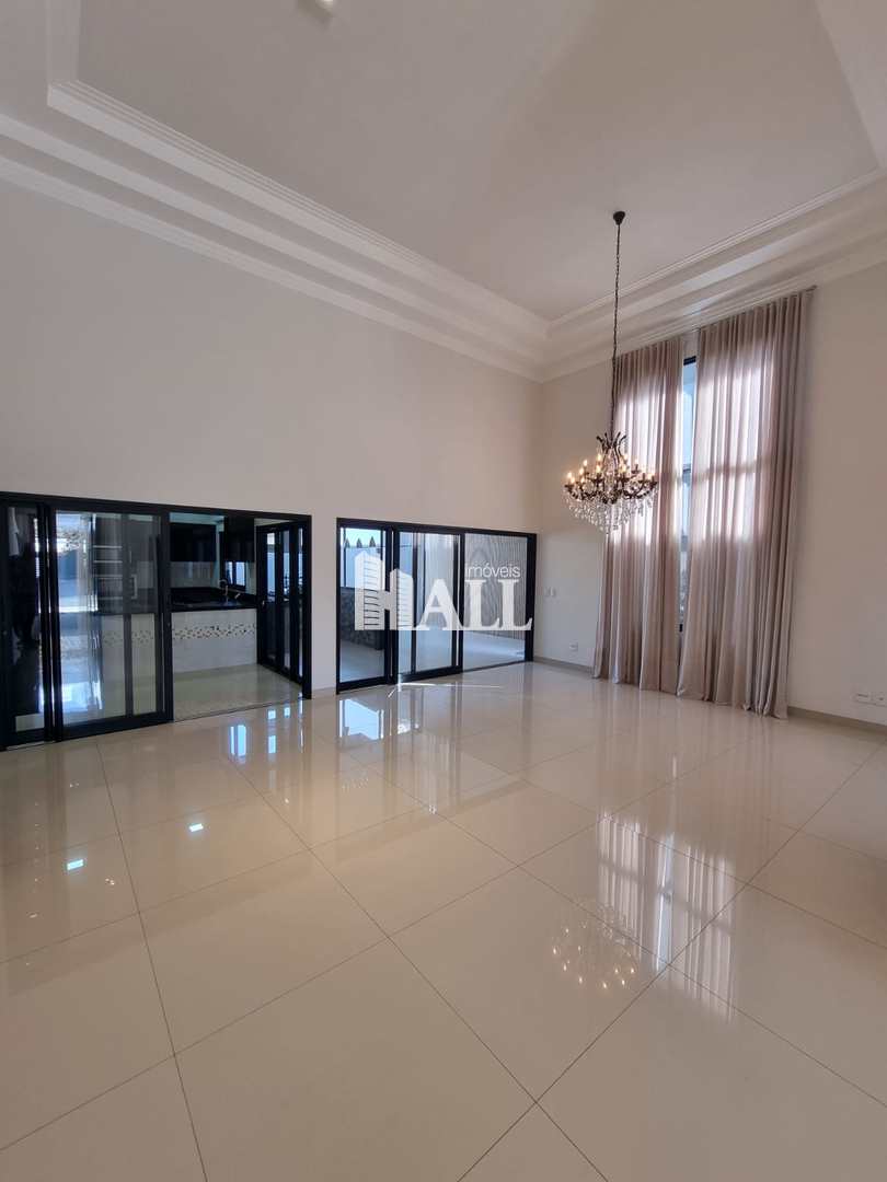 Casa de Condomínio à venda com 4 quartos, 290m² - Foto 1