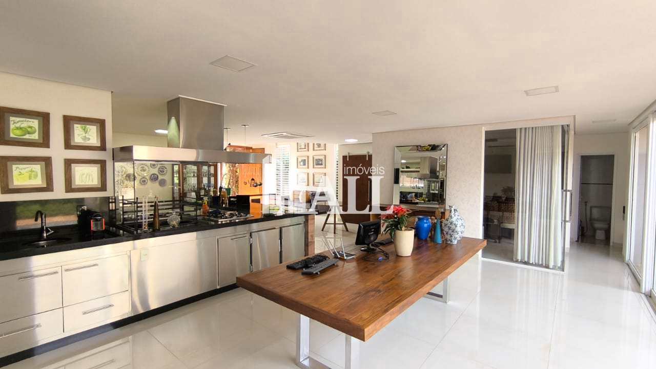 Casa de Condomínio à venda com 3 quartos, 210m² - Foto 4