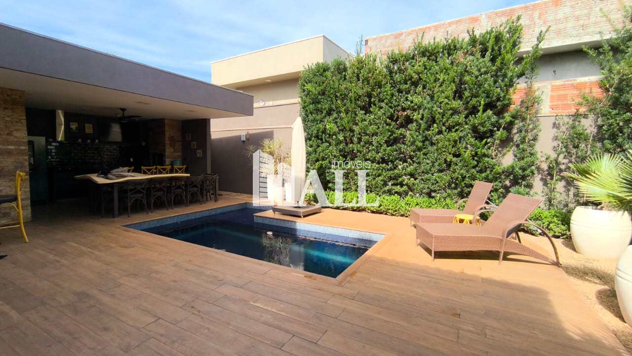 Casa de Condomínio à venda com 3 quartos, 210m² - Foto 1