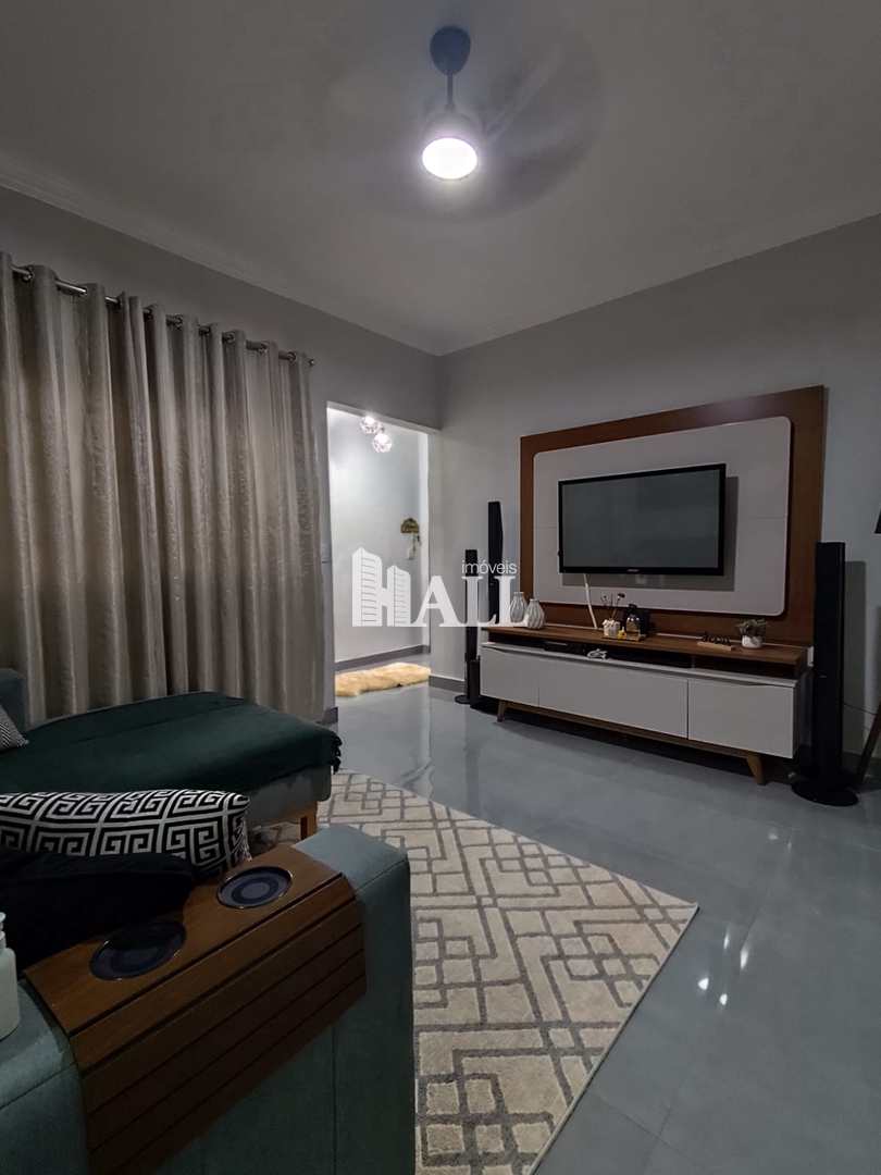 Casa à venda com 3 quartos, 210m² - Foto 2
