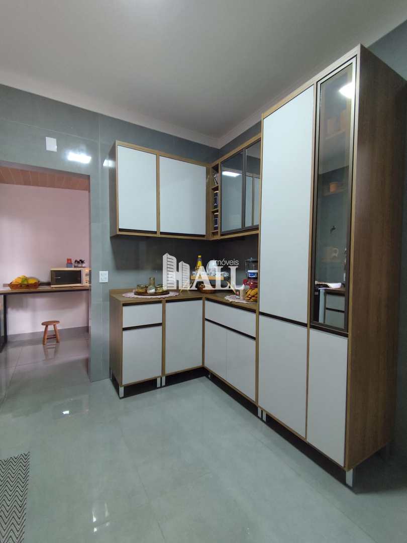 Casa à venda com 3 quartos, 210m² - Foto 3