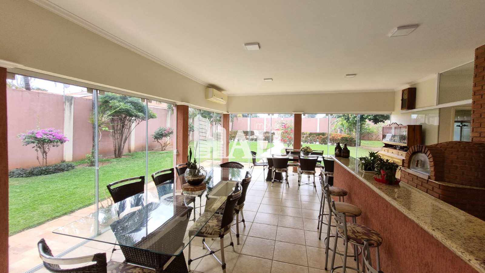 Casa à venda com 3 quartos, 310m² - Foto 16