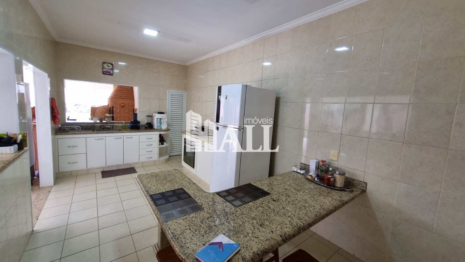 Casa à venda com 3 quartos, 310m² - Foto 5