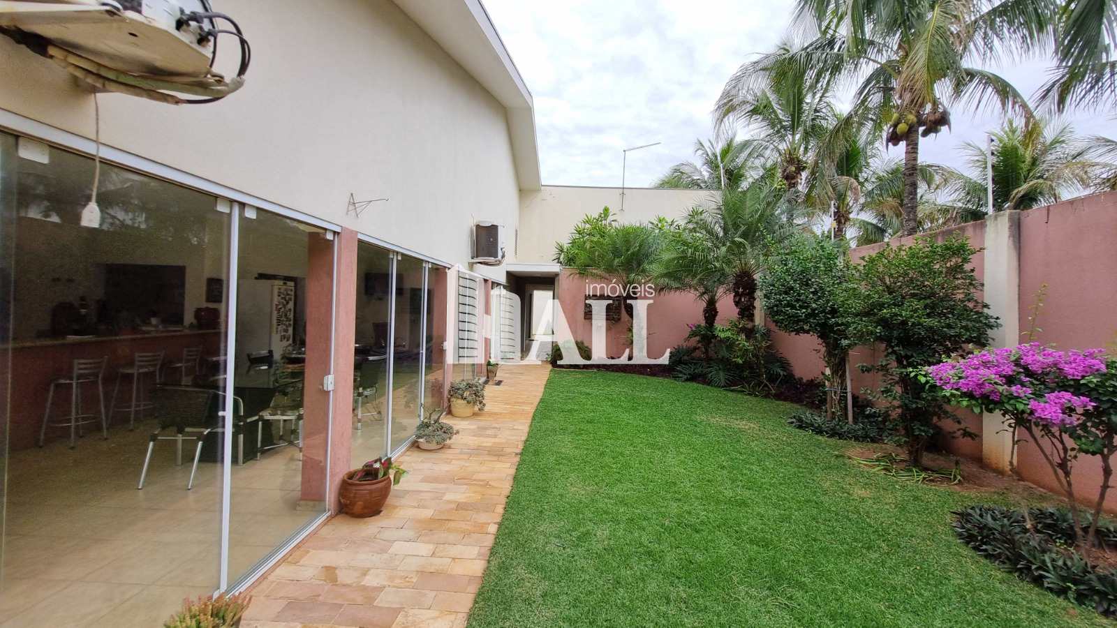 Casa à venda com 3 quartos, 310m² - Foto 20