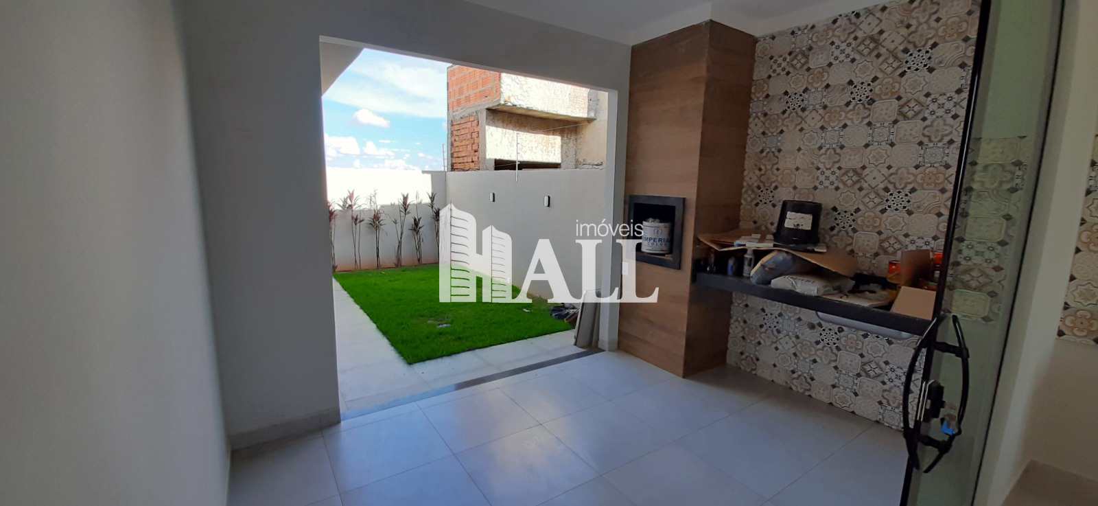 Casa à venda com 3 quartos, 104m² - Foto 1