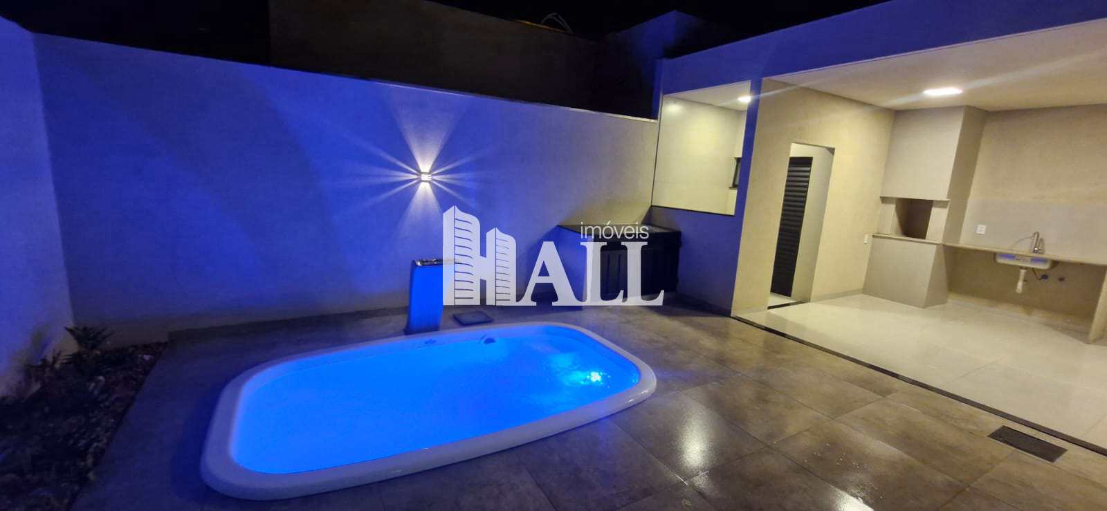 Casa à venda com 2 quartos, 115m² - Foto 1