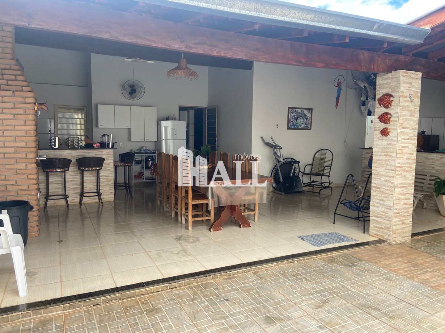 Casa à venda com 2 quartos, 140m² - Foto 1