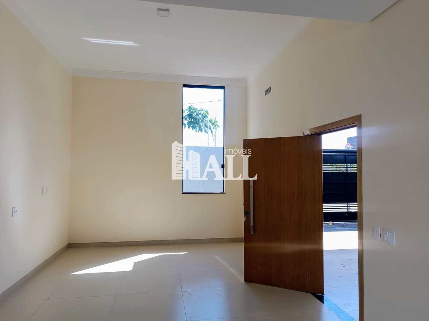 Casa à venda com 3 quartos, 115m² - Foto 1