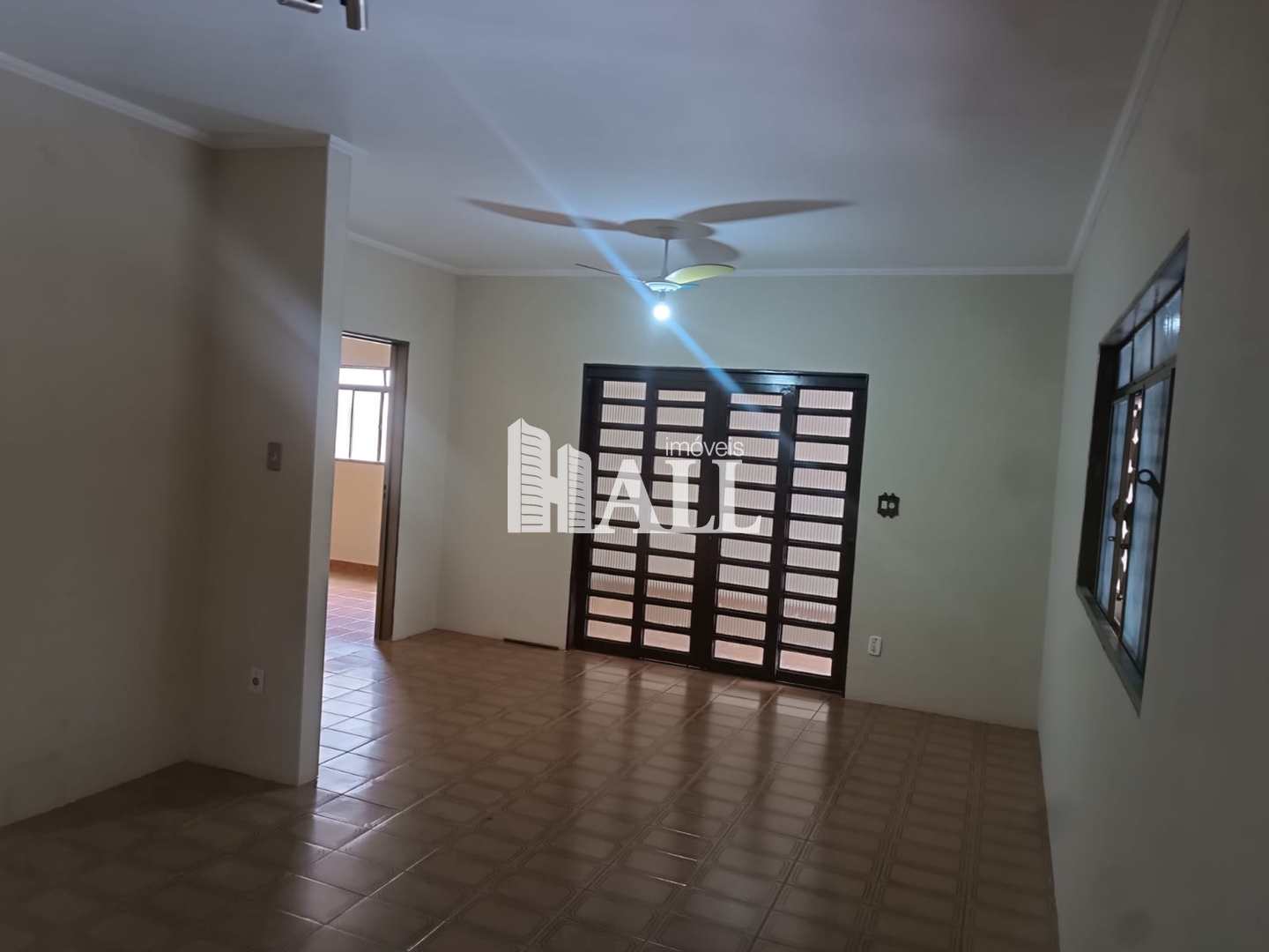 Casa à venda com 3 quartos, 130m² - Foto 2