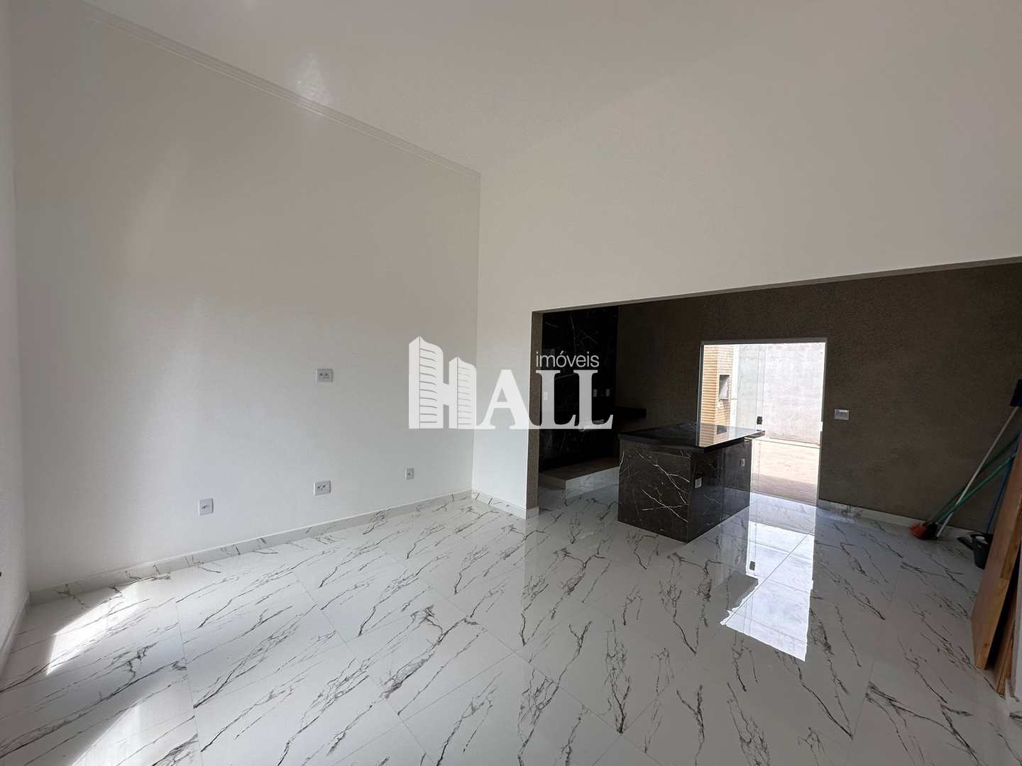 Casa à venda com 3 quartos, 80m² - Foto 2