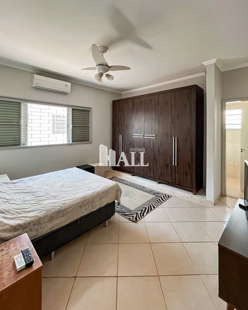 Casa à venda com 3 quartos, 300m² - Foto 11