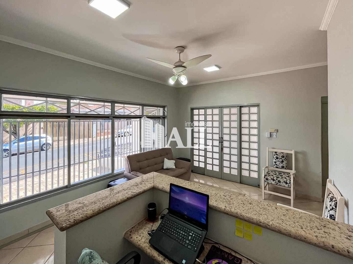 Casa à venda com 3 quartos, 300m² - Foto 3