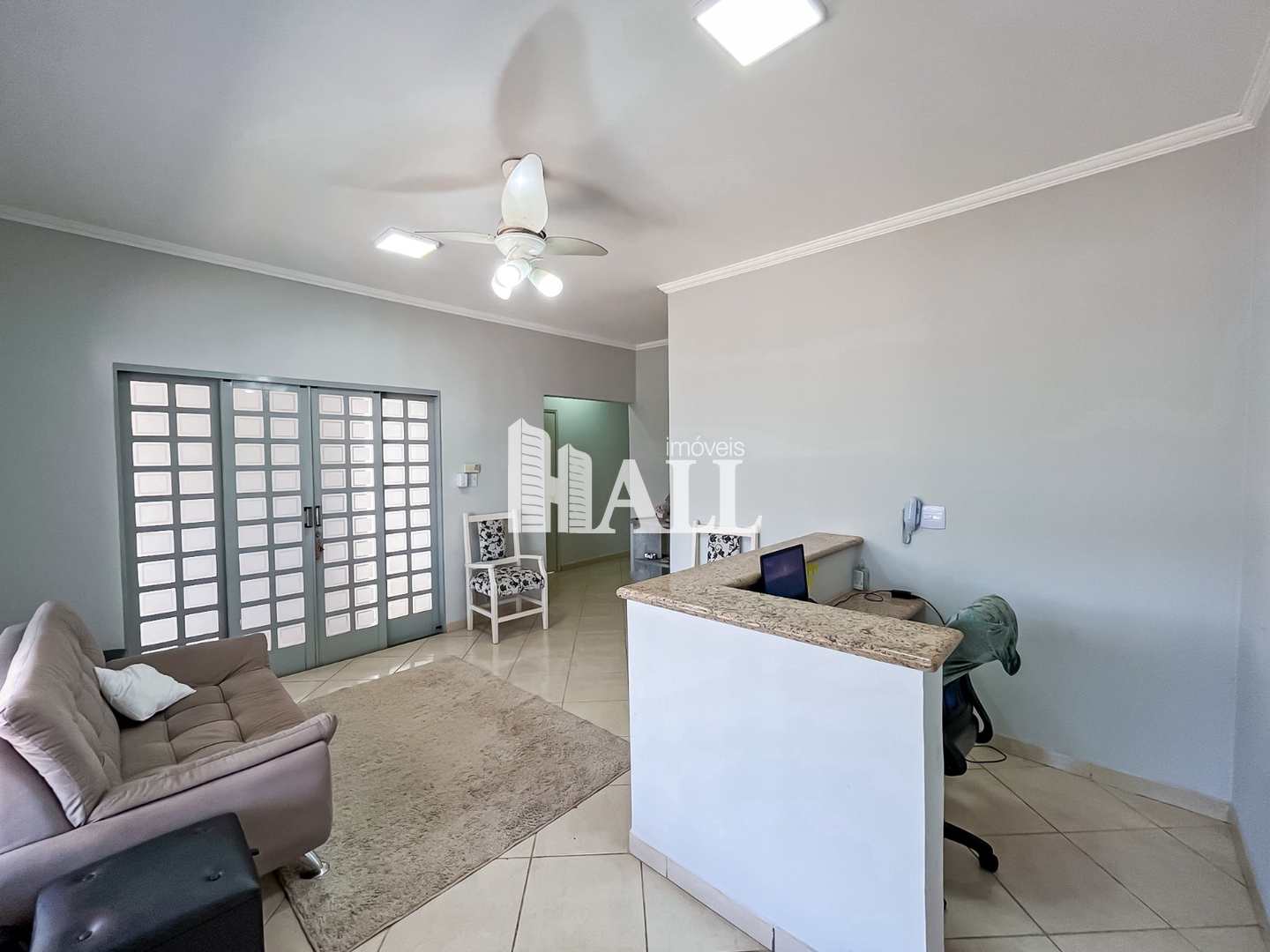 Casa à venda com 3 quartos, 300m² - Foto 2