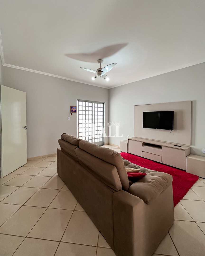 Casa à venda com 3 quartos, 300m² - Foto 4