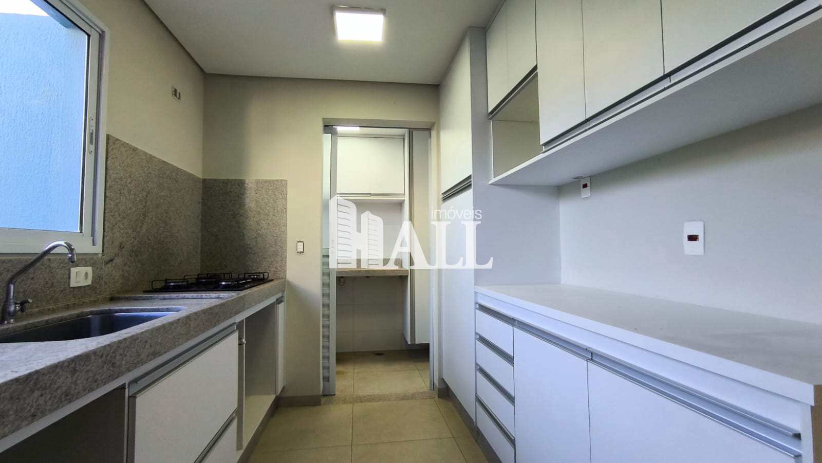Casa de Condomínio à venda com 3 quartos, 150m² - Foto 2