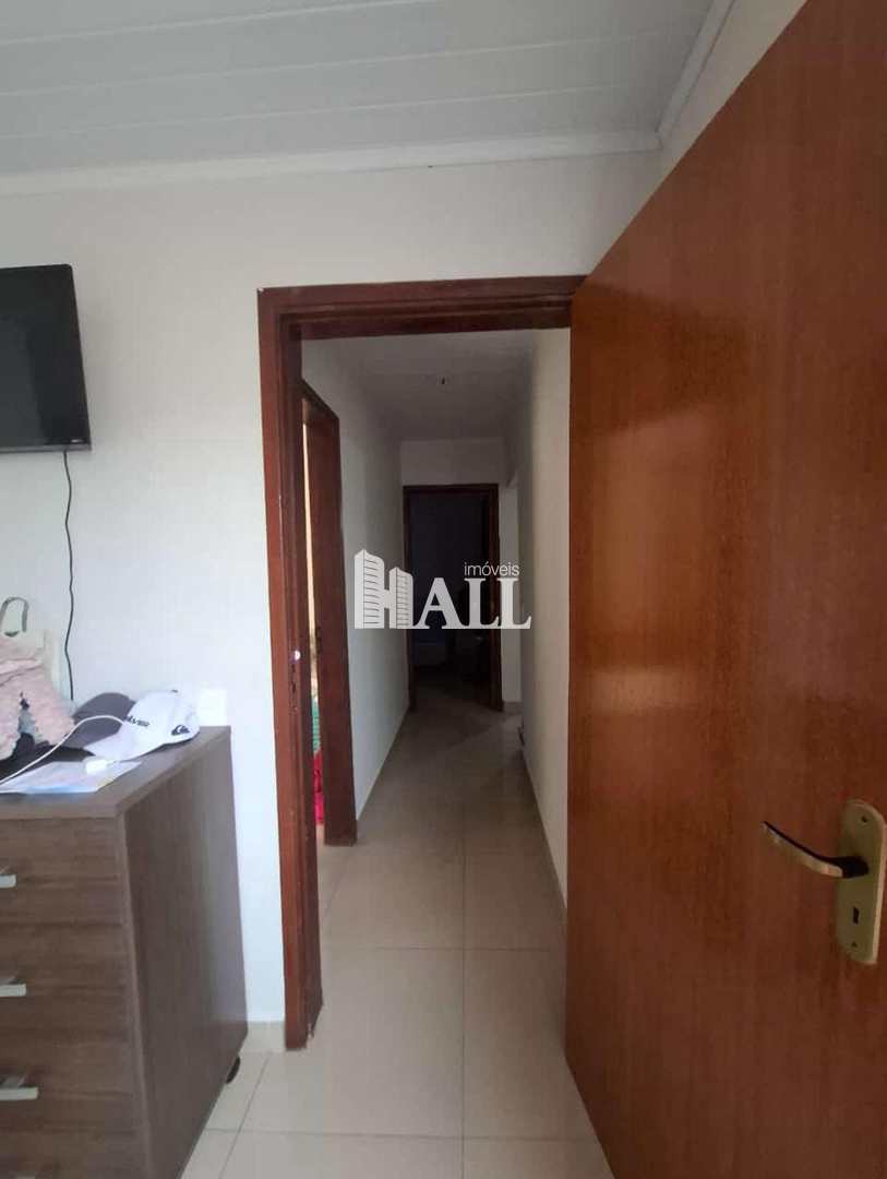 Casa à venda com 3 quartos, 70m² - Foto 2