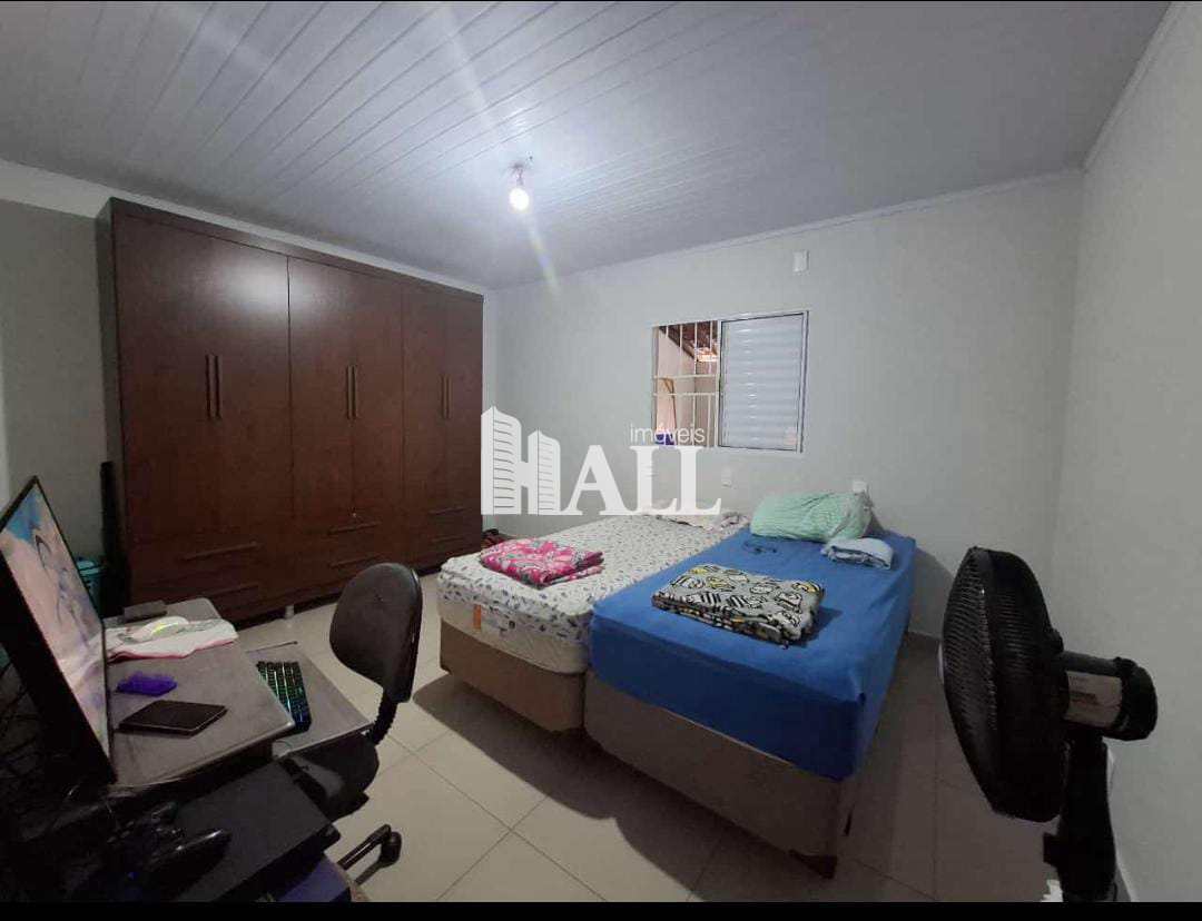 Casa à venda com 3 quartos, 70m² - Foto 4