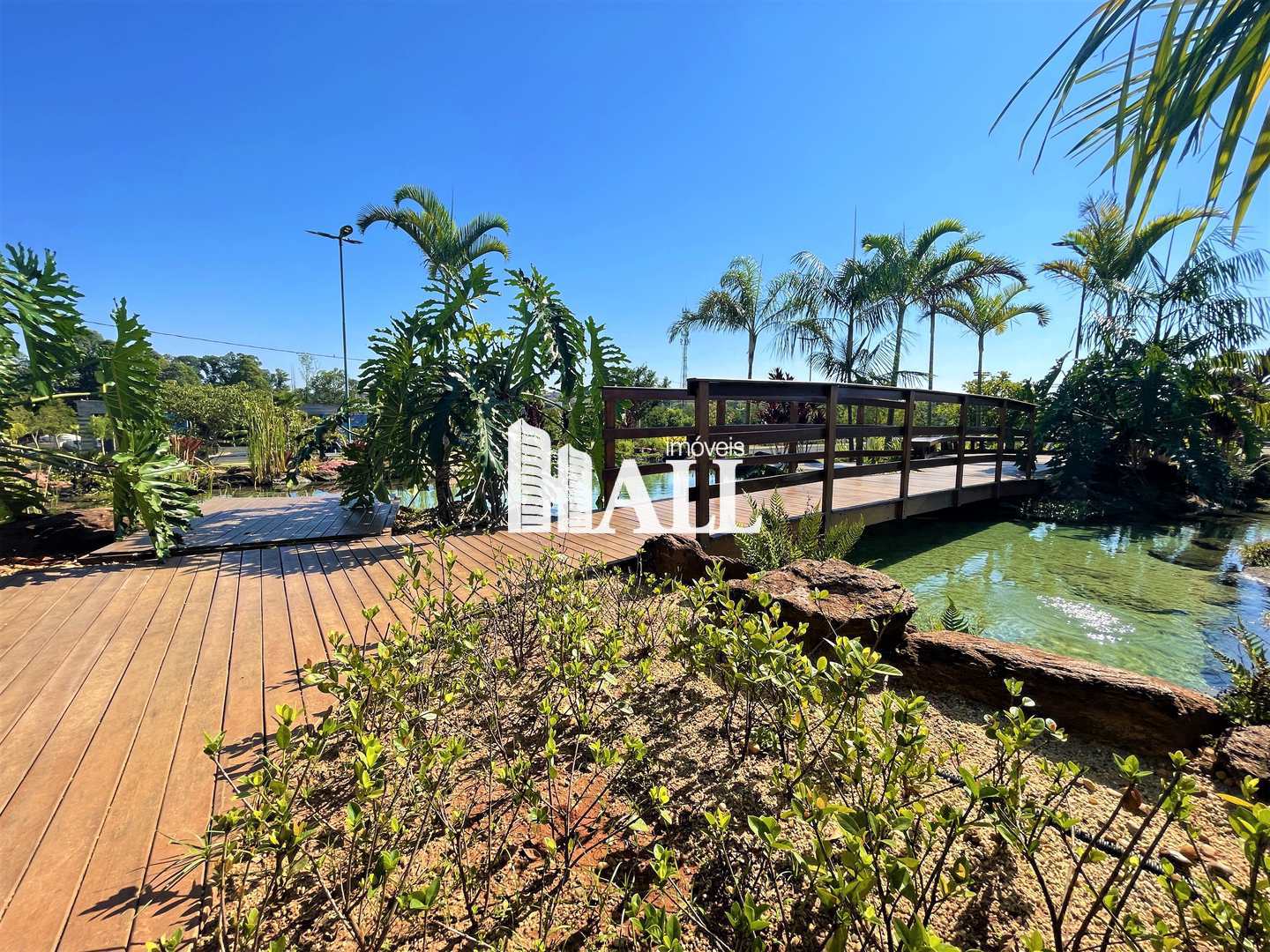 Casa de Condomínio à venda com 3 quartos, 230m² - Foto 1