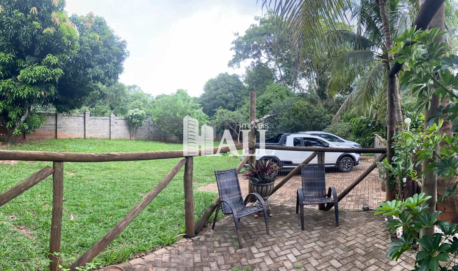 Chácara à venda com 4 quartos, 193m² - Foto 1